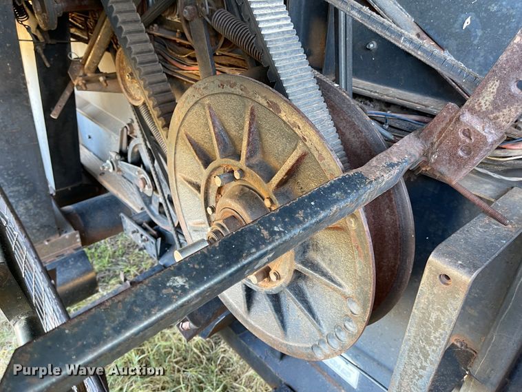 image for item DN0047 1982 Gleaner N7  combine