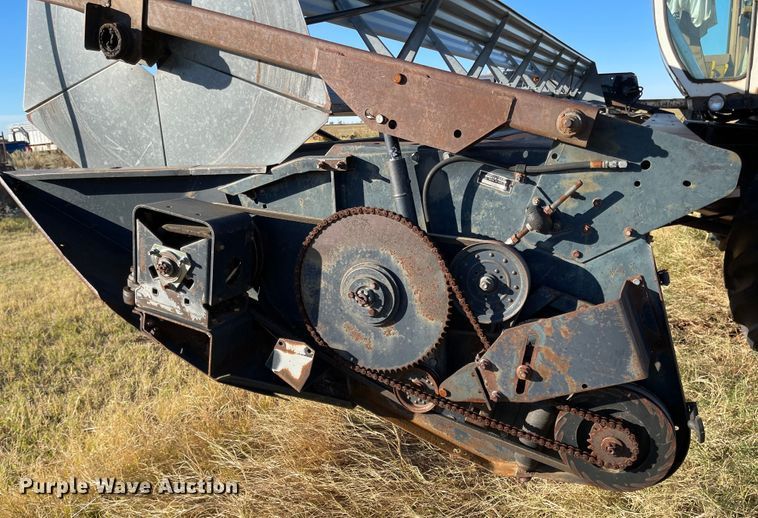 image for item DN0047 1982 Gleaner N7  combine