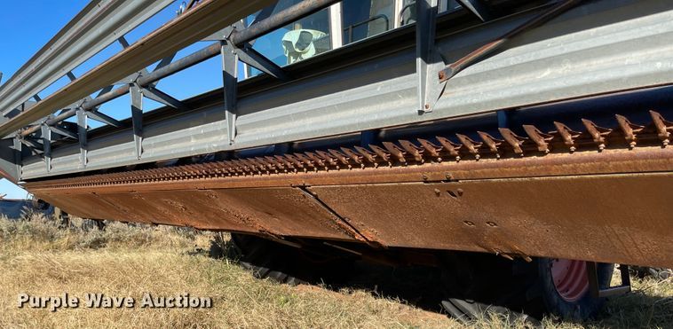 image for item DN0047 1982 Gleaner N7  combine