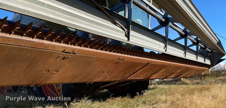 image for item DN0047 1982 Gleaner N7  combine