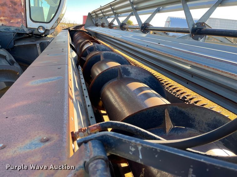 image for item DN0047 1982 Gleaner N7  combine