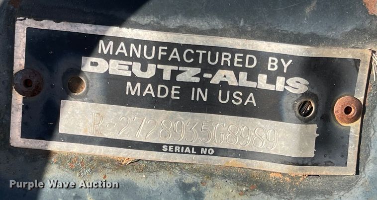 image for item DN0047 1982 Gleaner N7  combine