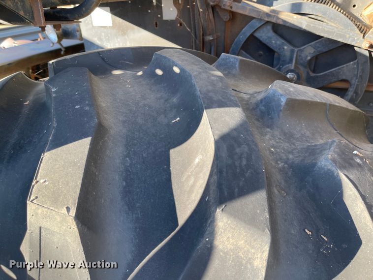 image for item DN0047 1982 Gleaner N7  combine