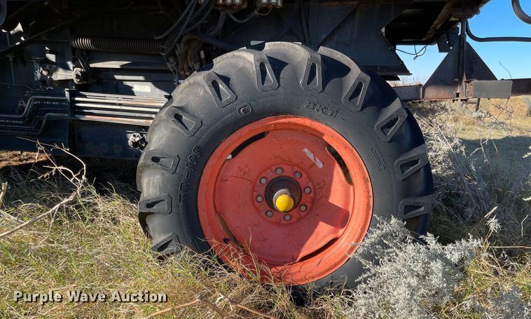 image for item DN0047 1982 Gleaner N7  combine