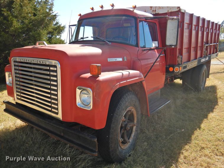 image for item DN0049 1975 International 1600  grain truck