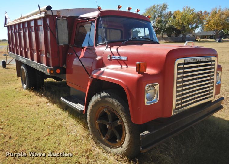 image for item DN0049 1975 International 1600  grain truck