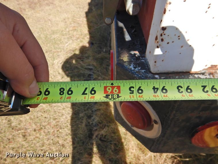 image for item DN0049 1975 International 1600  grain truck