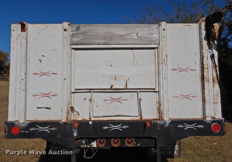image for item DN0049 1975 International 1600  grain truck