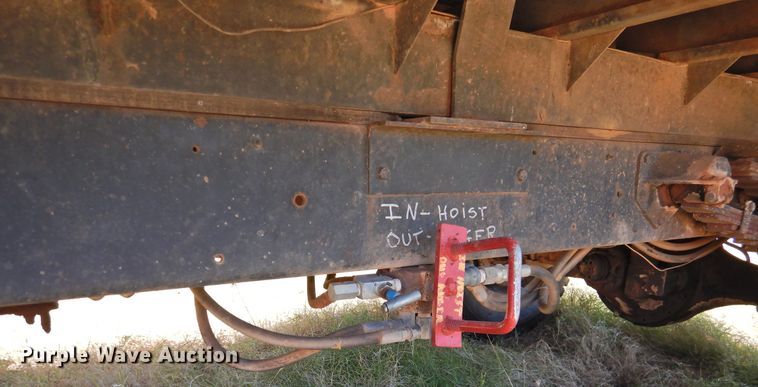 image for item DN0049 1975 International 1600  grain truck