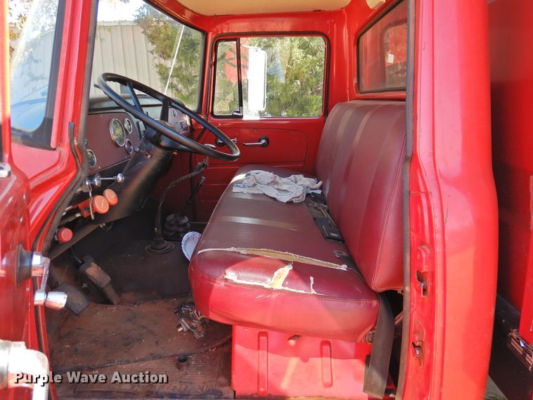 image for item DN0049 1975 International 1600  grain truck