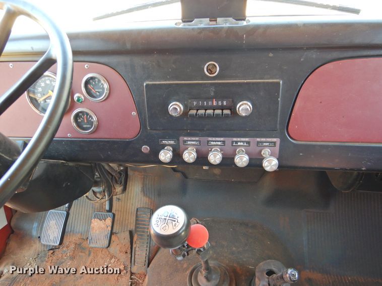 image for item DN0049 1975 International 1600  grain truck