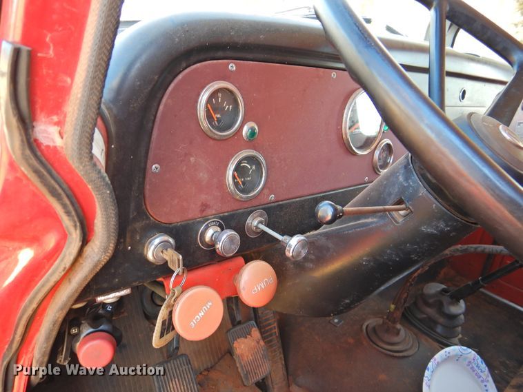 image for item DN0049 1975 International 1600  grain truck