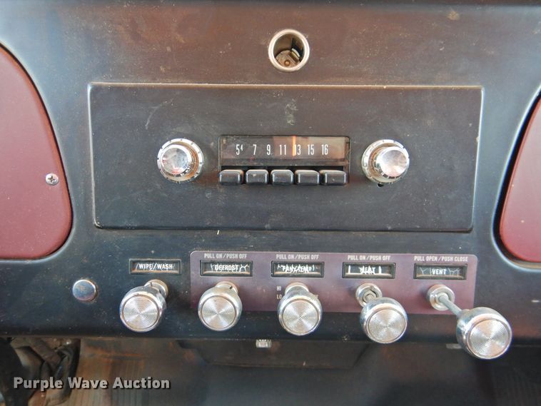 image for item DN0049 1975 International 1600  grain truck