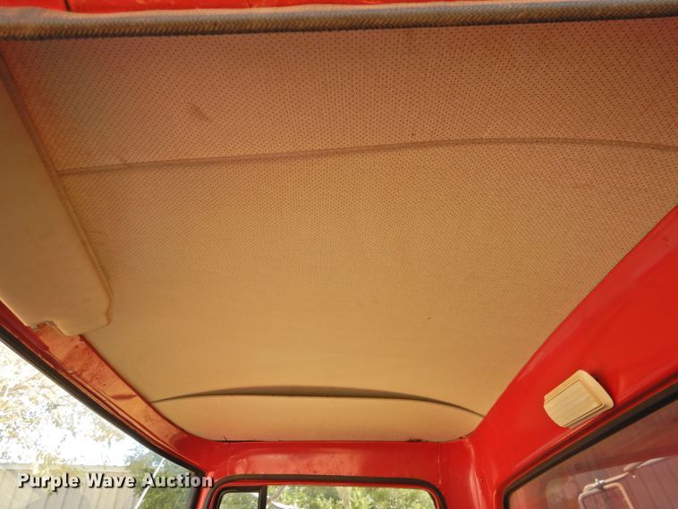 image for item DN0049 1975 International 1600  grain truck