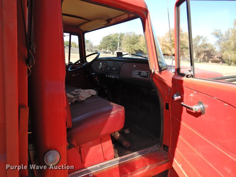 image for item DN0049 1975 International 1600  grain truck