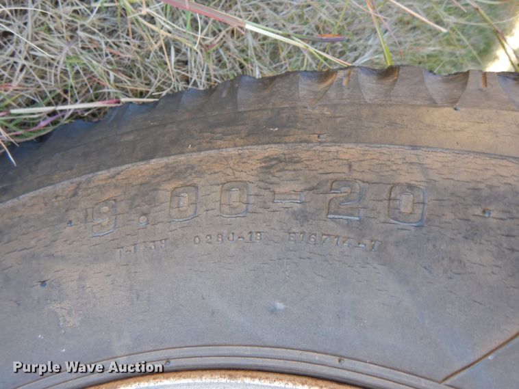 image for item DN0049 1975 International 1600  grain truck