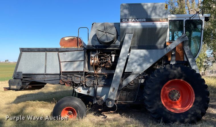 image for item DN0064 1980 Gleaner L2  combine