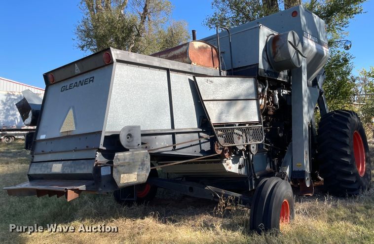 image for item DN0064 1980 Gleaner L2  combine