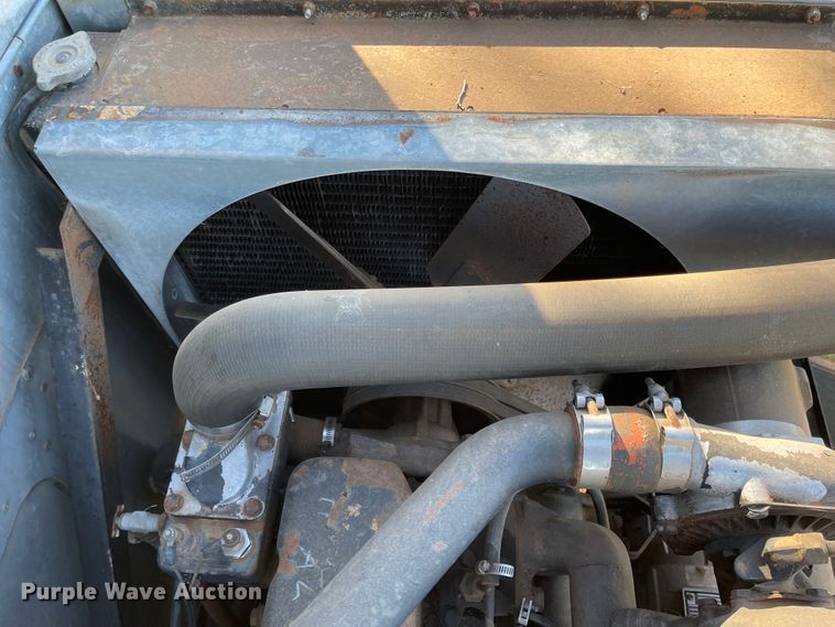 image for item DN0064 1980 Gleaner L2  combine