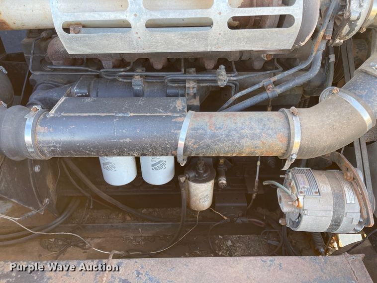 image for item DN0064 1980 Gleaner L2  combine