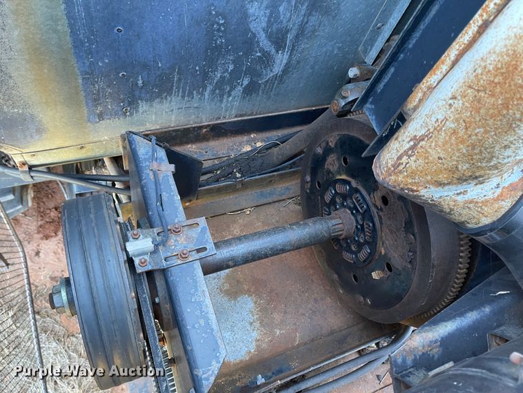 image for item DN0064 1980 Gleaner L2  combine