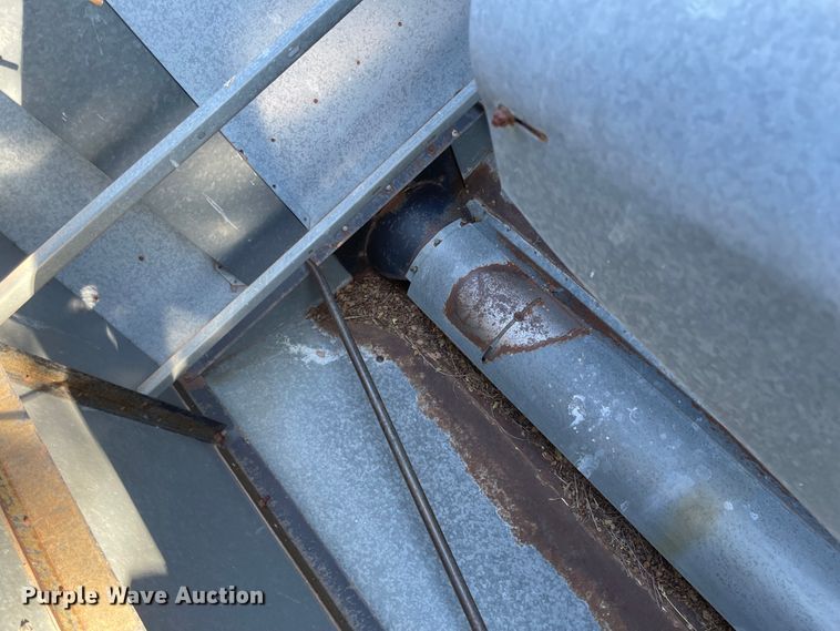 image for item DN0064 1980 Gleaner L2  combine