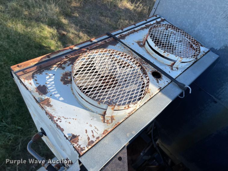 image for item DN0064 1980 Gleaner L2  combine