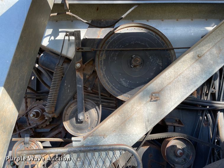 image for item DN0064 1980 Gleaner L2  combine