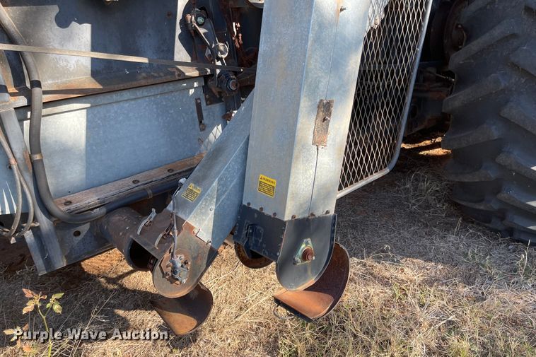 image for item DN0064 1980 Gleaner L2  combine