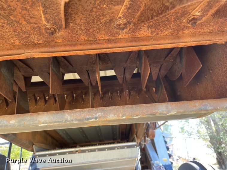 image for item DN0064 1980 Gleaner L2  combine