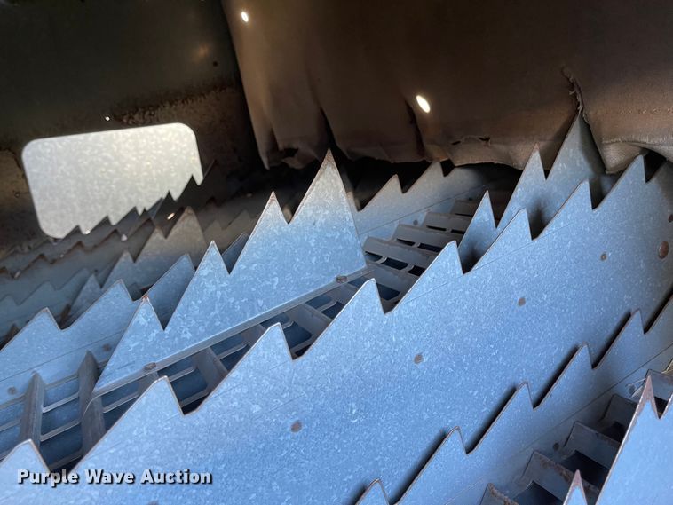 image for item DN0064 1980 Gleaner L2  combine