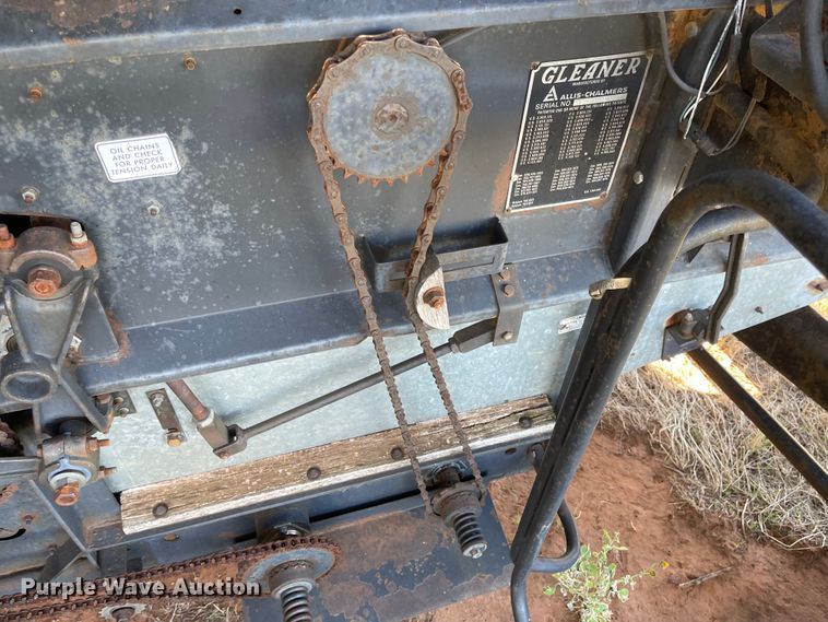 image for item DN0064 1980 Gleaner L2  combine