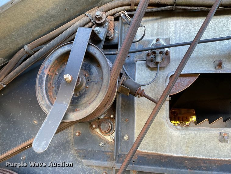 image for item DN0064 1980 Gleaner L2  combine