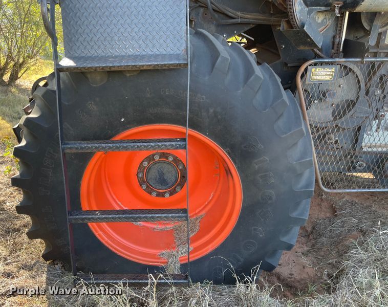 image for item DN0064 1980 Gleaner L2  combine