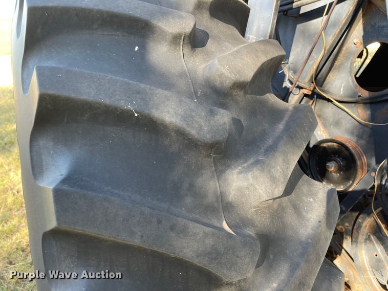 image for item DN0064 1980 Gleaner L2  combine