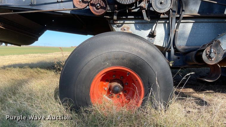 image for item DN0064 1980 Gleaner L2  combine