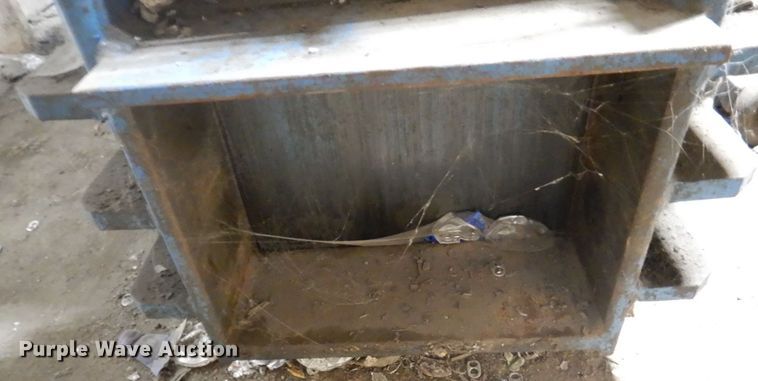 image for item DH8008 Mosley M1300  aluminum can baler compactor