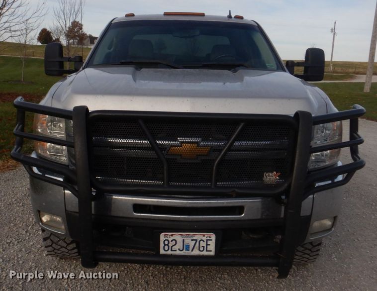 image for item DH8038 2009 Chevrolet Silverado 3500HD  Crew Cab pickup truck