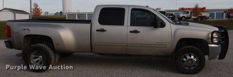 image for item DH8038 2009 Chevrolet Silverado 3500HD  Crew Cab pickup truck