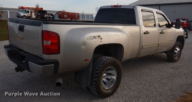 image for item DH8038 2009 Chevrolet Silverado 3500HD  Crew Cab pickup truck