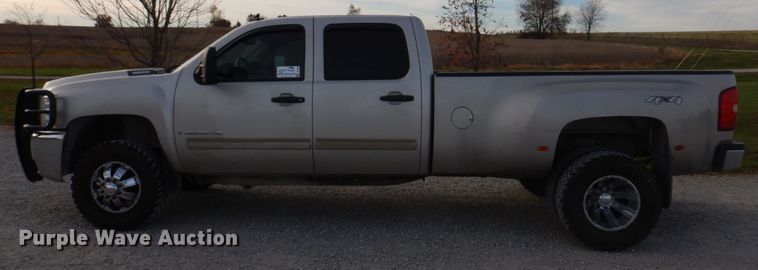 image for item DH8038 2009 Chevrolet Silverado 3500HD  Crew Cab pickup truck