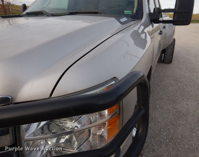 image for item DH8038 2009 Chevrolet Silverado 3500HD  Crew Cab pickup truck