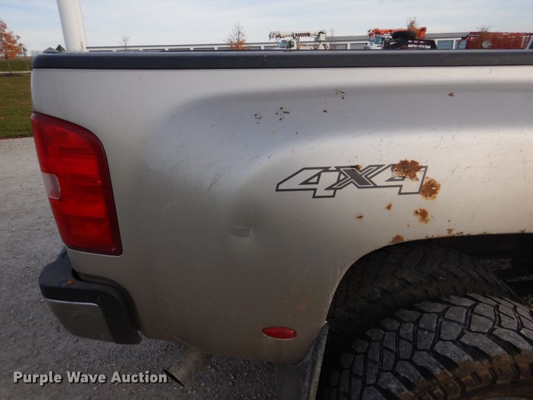 image for item DH8038 2009 Chevrolet Silverado 3500HD  Crew Cab pickup truck