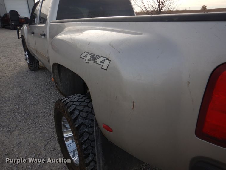 image for item DH8038 2009 Chevrolet Silverado 3500HD  Crew Cab pickup truck