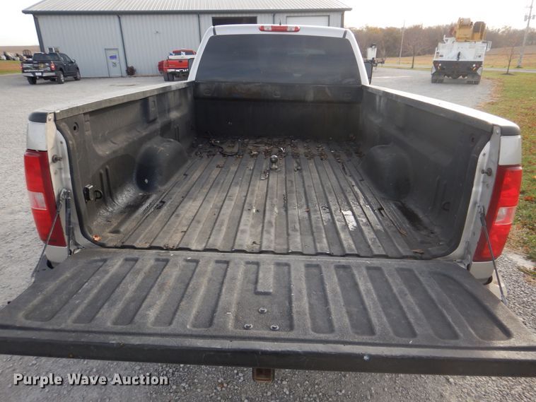 image for item DH8038 2009 Chevrolet Silverado 3500HD  Crew Cab pickup truck