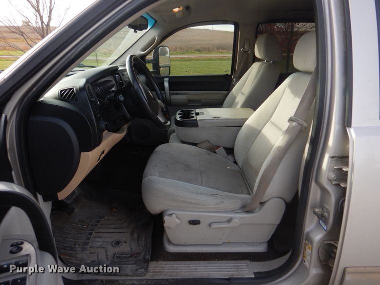 image for item DH8038 2009 Chevrolet Silverado 3500HD  Crew Cab pickup truck