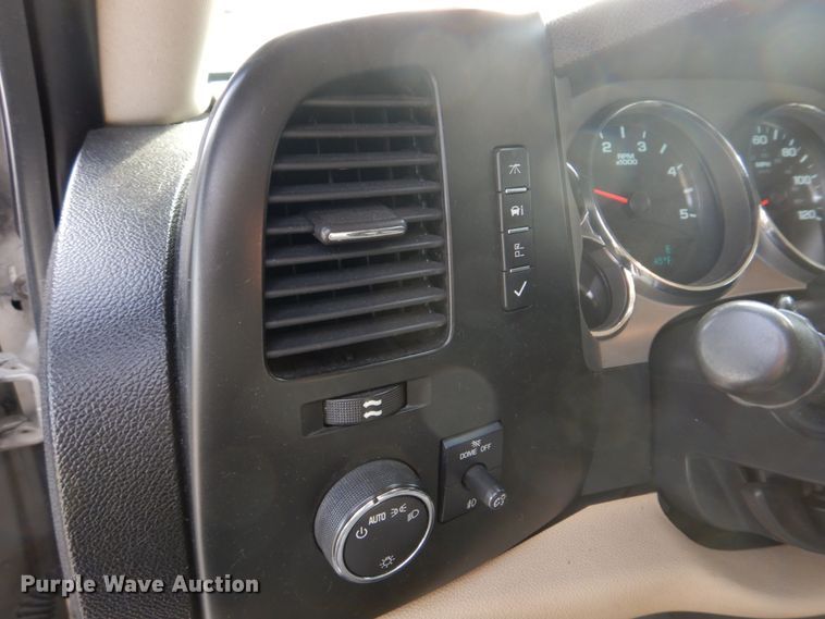 image for item DH8038 2009 Chevrolet Silverado 3500HD  Crew Cab pickup truck