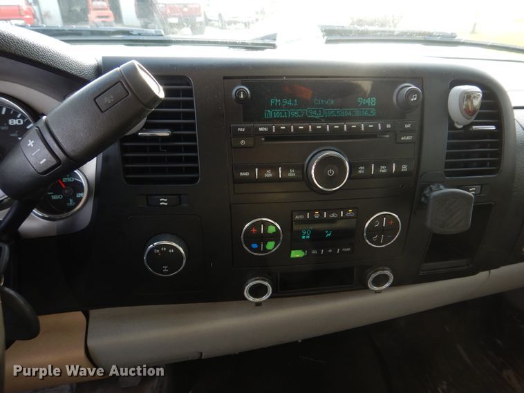 image for item DH8038 2009 Chevrolet Silverado 3500HD  Crew Cab pickup truck