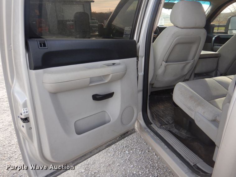 image for item DH8038 2009 Chevrolet Silverado 3500HD  Crew Cab pickup truck