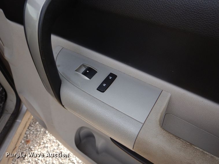 image for item DH8038 2009 Chevrolet Silverado 3500HD  Crew Cab pickup truck